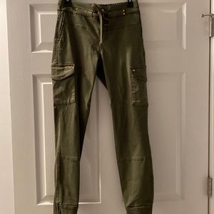 Green skinny cargo pant